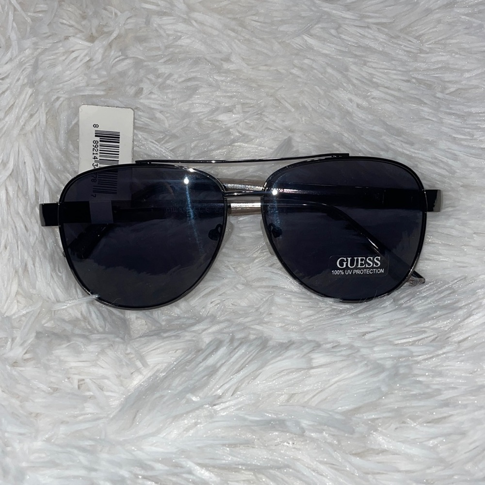 SOLD!! 🕶 Guess Aviator SunGlasses